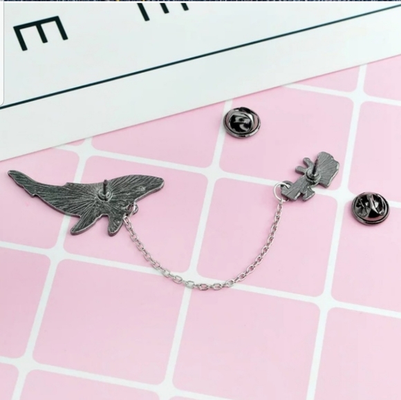 *Winter* Whale Astronaut Pin - Picture 3 of 3